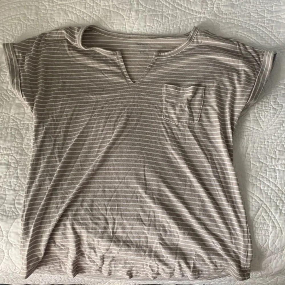 Women’s short sleeve top